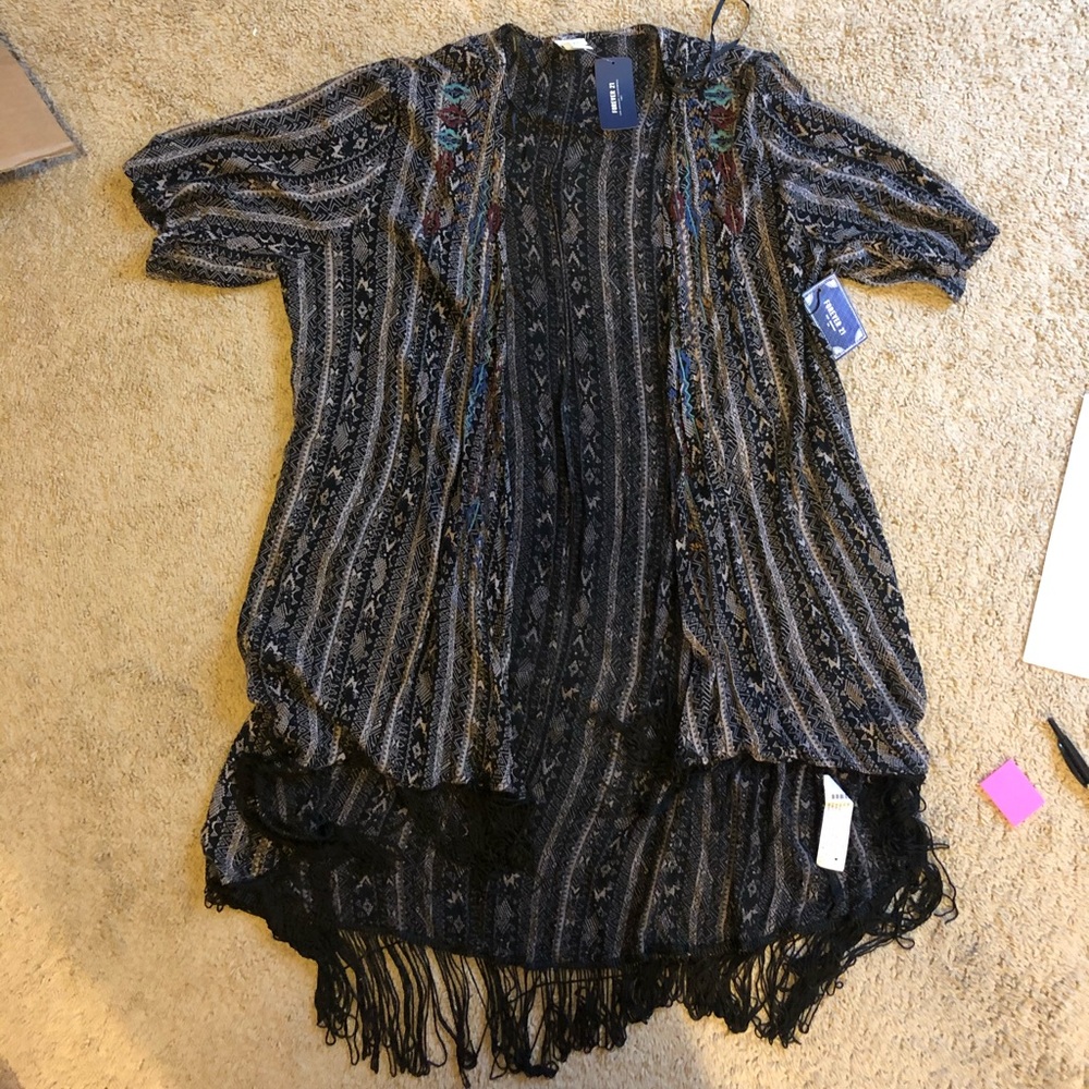 🌻BNWT Forever 21 kimono Size L